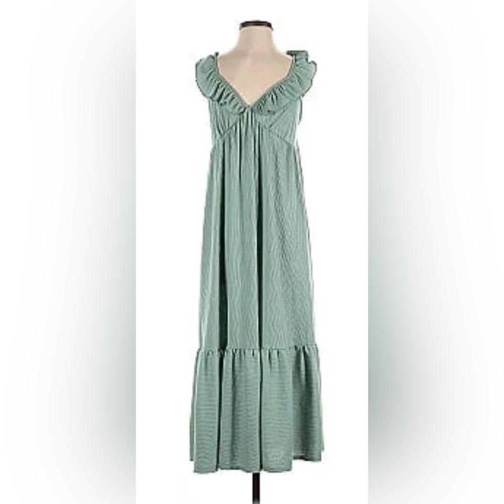 Caution to the wind medium green dress (A8)